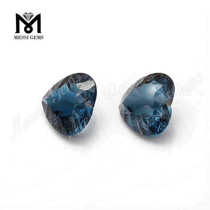 Pierres précieuses en vrac en forme de coeur pierre naturelle de topaze bleue de londres