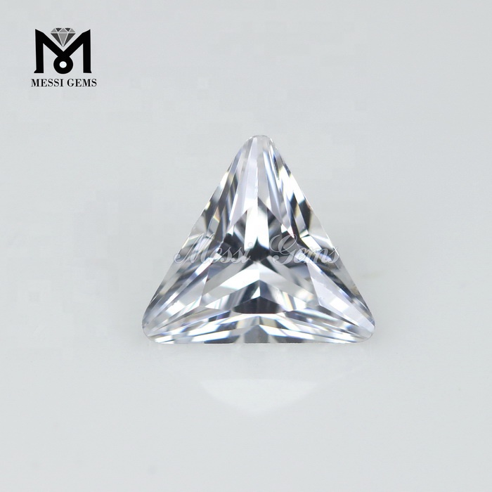 Vente en gros Triangle 6,5 x 6,5 mm Pierre de zircone cubique blanche