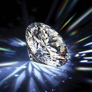 Le diamant Moissanite est devenu une nouvelle mode lors du choix des alliances