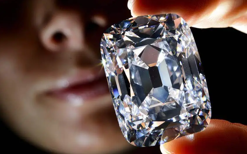 Diamant créé par le laboratoire VVS