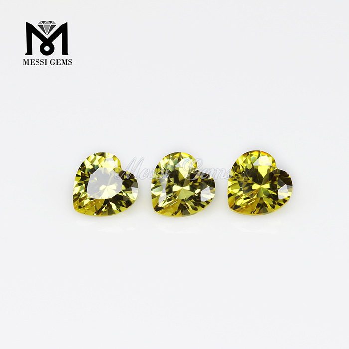 Prix ​​​​des pierres précieuses de zircone cubique jaune doré de coeur de haute qualité